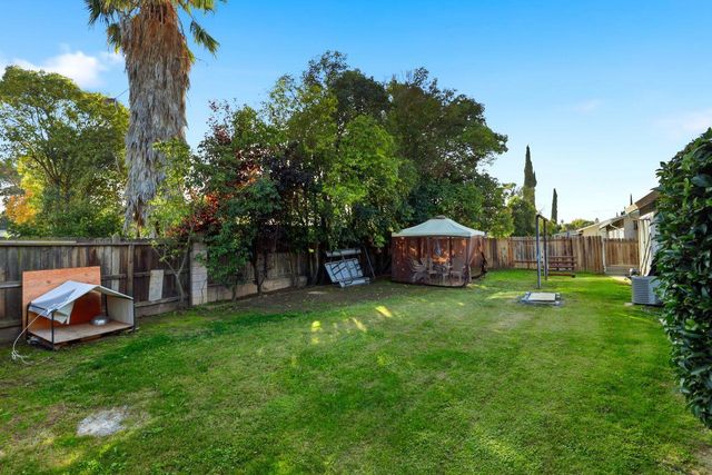 7948 Grandstaff Dr, Sacramento, CA 95823