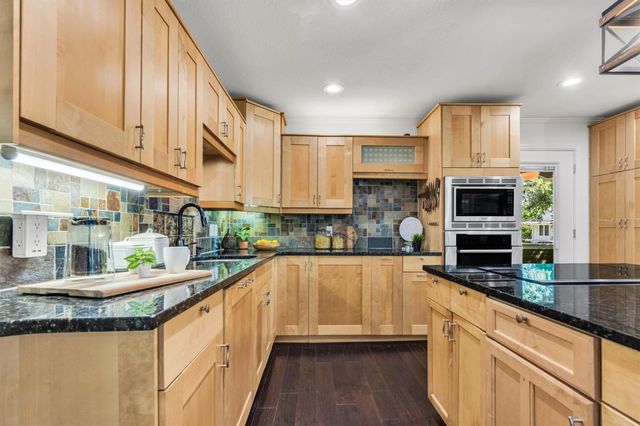 1806 Eubank ST, Georgetown, TX 78626