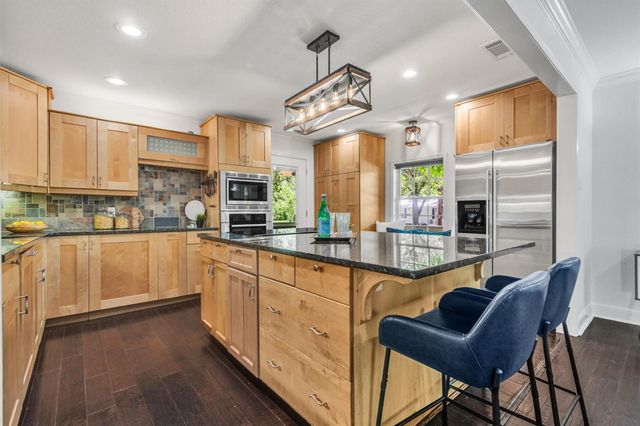 1806 Eubank ST, Georgetown, TX 78626