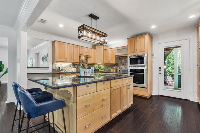 1806 Eubank ST, Georgetown, TX 78626