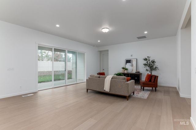 1261 W Osceola St, Middleton, ID 83644