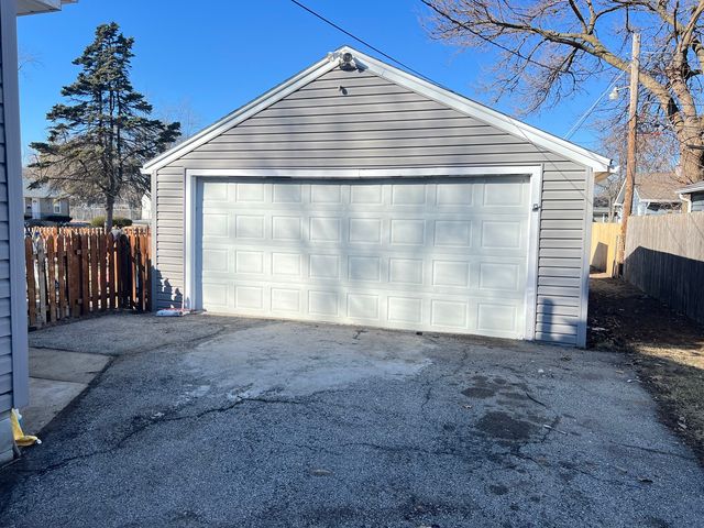 1061 S Pleasure Court, Aurora, IL 60506