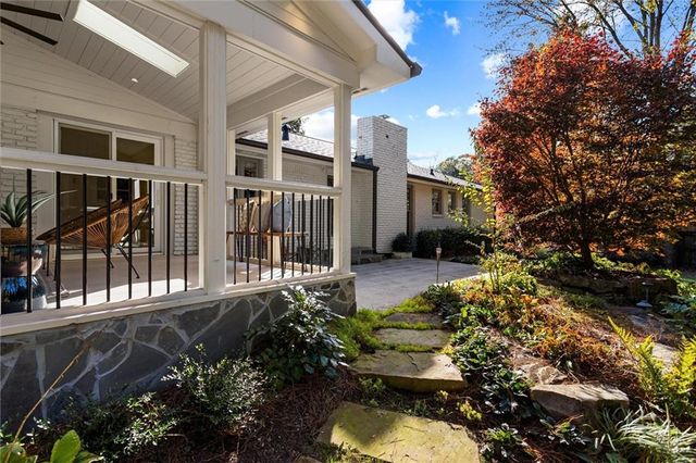 560 Windsor Parkway, Atlanta, GA 30342