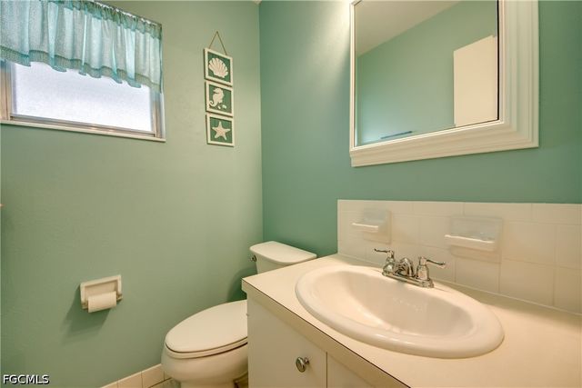 1215 Tropic TER, North Fort Myers, FL 33903