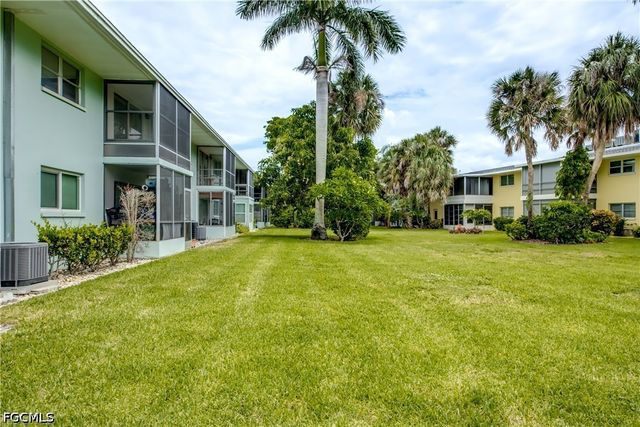 1215 Tropic TER, North Fort Myers, FL 33903