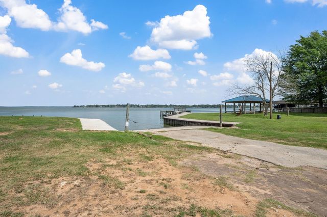 801 Commodore Drive, Livingston, TX 77351