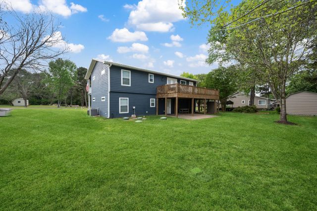 801 Commodore Drive, Livingston, TX 77351