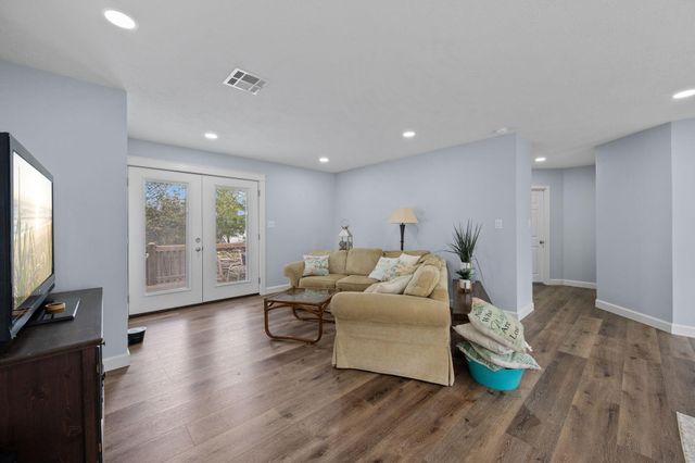 801 Commodore Drive, Livingston, TX 77351