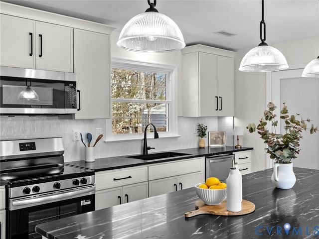 4824 McAllister Dr, Chester, VA 23831