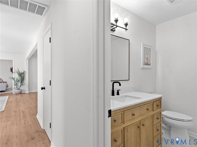 4824 McAllister Dr, Chester, VA 23831