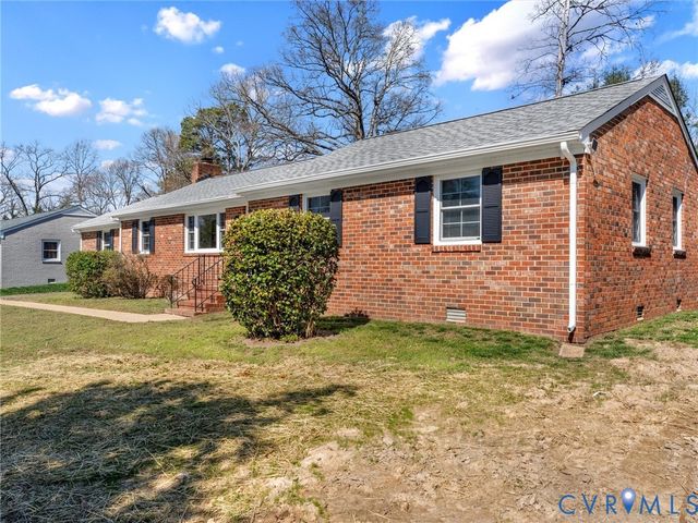 4824 McAllister Dr, Chester, VA 23831