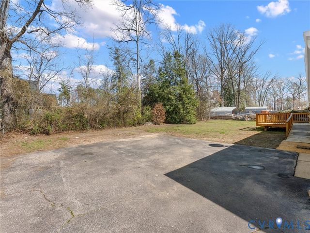 4824 McAllister Dr, Chester, VA 23831