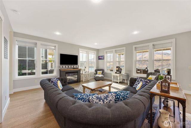 326 Porcupine Lane, Chelan, WA 98816