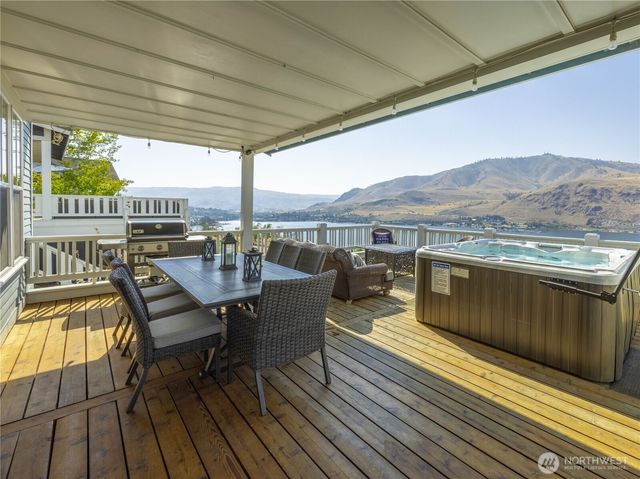 326 Porcupine Lane, Chelan, WA 98816