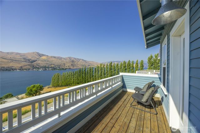 326 Porcupine Lane, Chelan, WA 98816