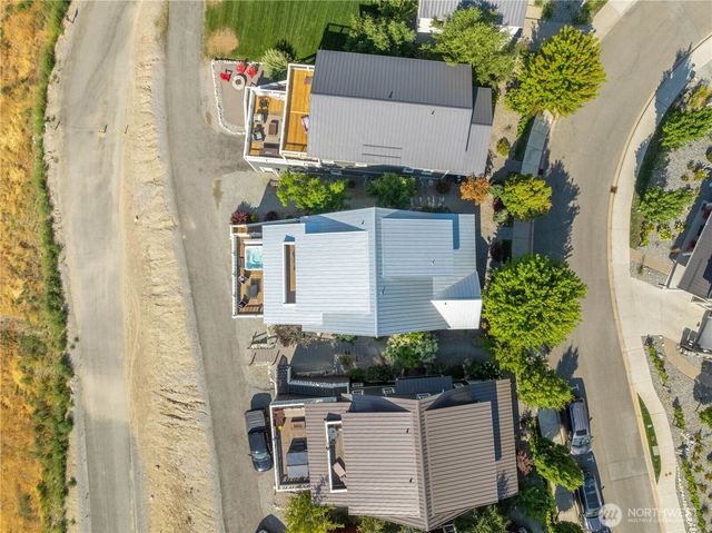 326 Porcupine Lane, Chelan, WA 98816