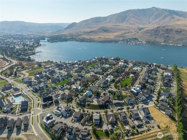 326 Porcupine Lane, Chelan, WA 98816