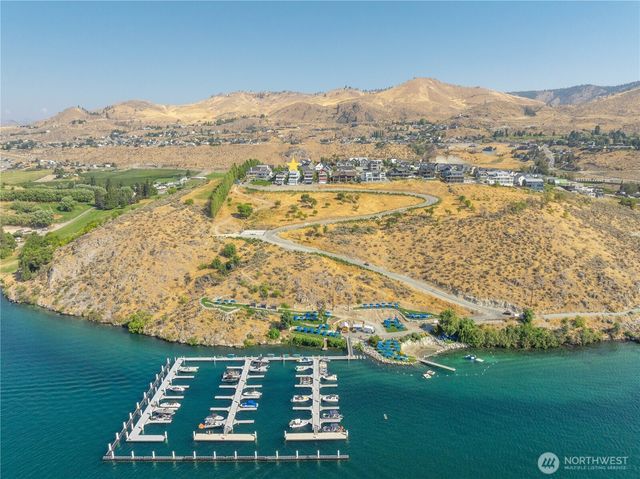 326 Porcupine Lane, Chelan, WA 98816