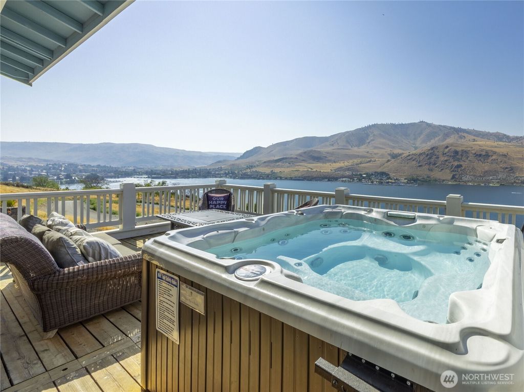 326 Porcupine Lane, Chelan, WA 98816