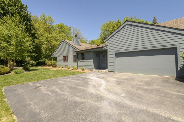 W133N8139 Danell DRIVE, Menomonee Falls, WI 53051