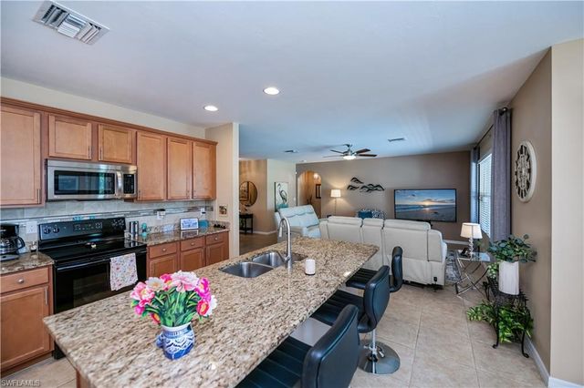 3217 Birch Tree LN, Alva, FL 33920