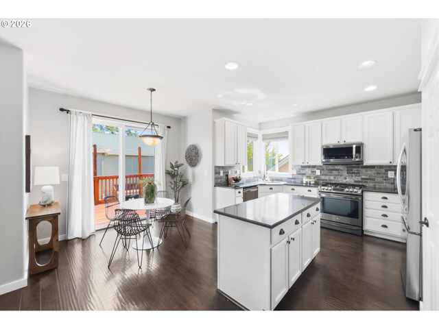 15753 Se CHELSEA MORNING Dr, Happy Valley, OR 97086