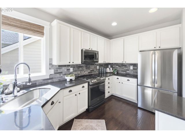 15753 Se CHELSEA MORNING Dr, Happy Valley, OR 97086