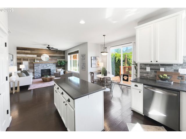 15753 Se CHELSEA MORNING Dr, Happy Valley, OR 97086