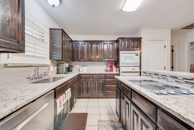 579 S Hitt Street, Boyd, TX 76023