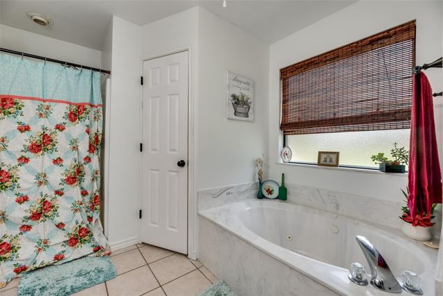 579 S Hitt Street, Boyd, TX 76023