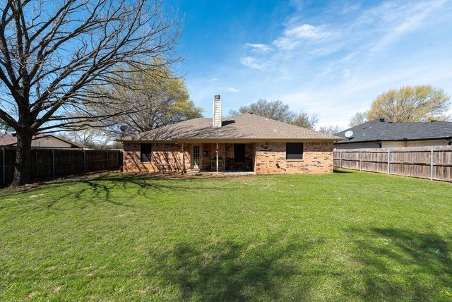 579 S Hitt Street, Boyd, TX 76023