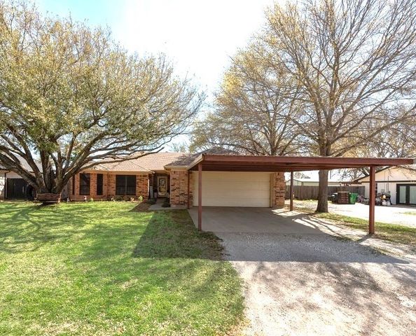 579 S Hitt Street, Boyd, TX 76023