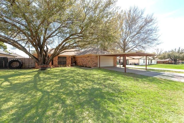 579 S Hitt Street, Boyd, TX 76023