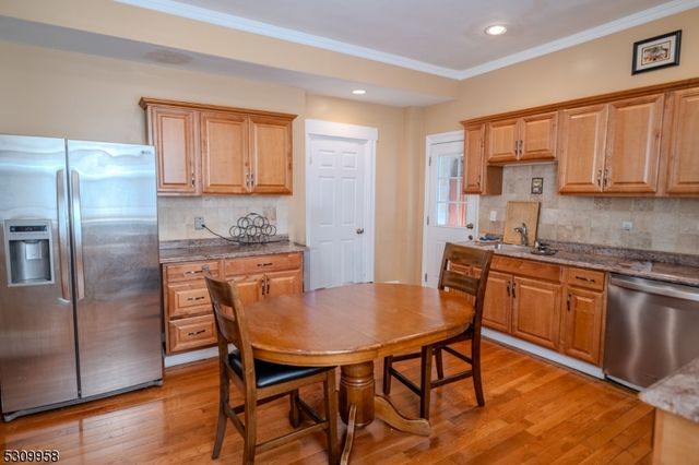 95 Beech St, East Orange City, NJ 07018