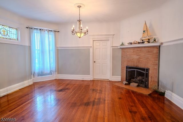 95 Beech St, East Orange City, NJ 07018