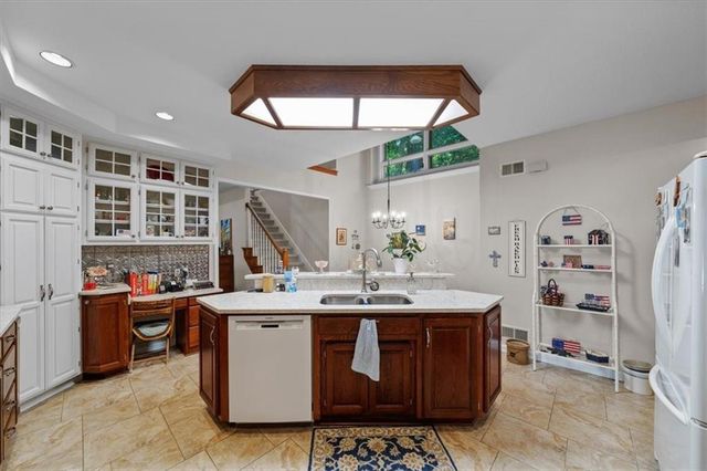 11031 W 108th Terrace, Overland Park, KS 66210