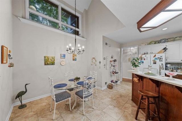 11031 W 108th Terrace, Overland Park, KS 66210