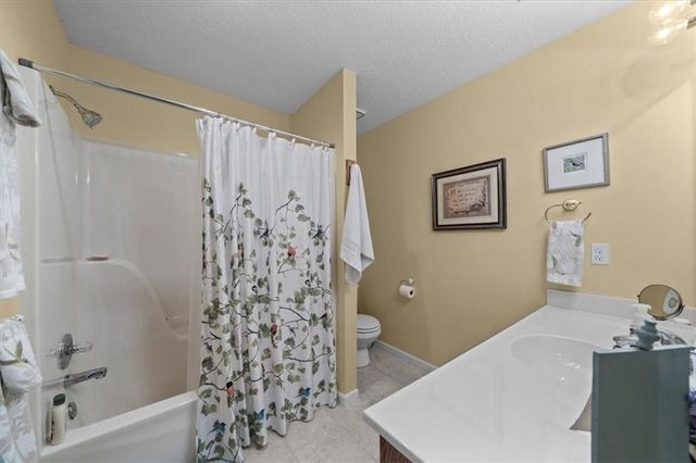 11031 W 108th Terrace, Overland Park, KS 66210