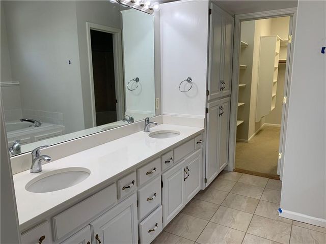 11031 W 108th Terrace, Overland Park, KS 66210