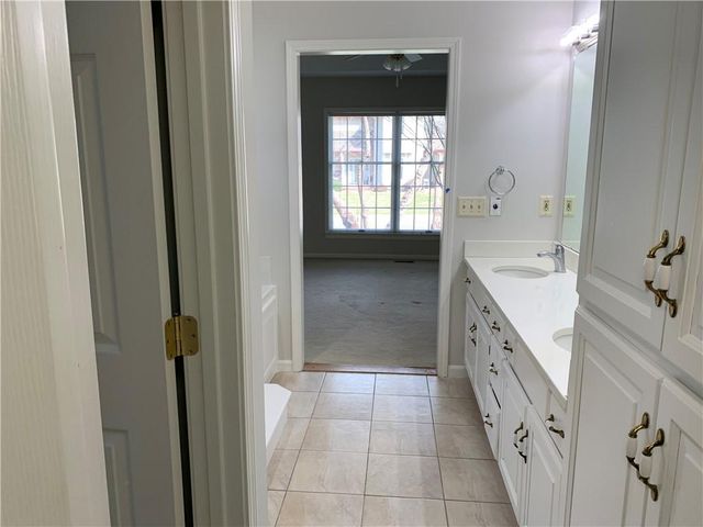 11031 W 108th Terrace, Overland Park, KS 66210