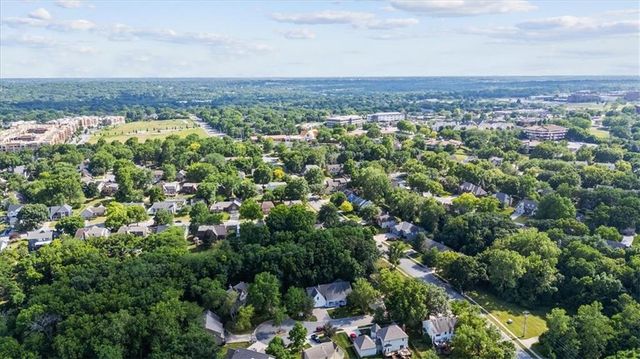 11031 W 108th Terrace, Overland Park, KS 66210