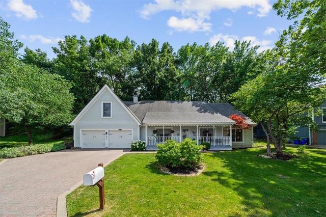 11031 W 108th Terrace, Overland Park, KS 66210