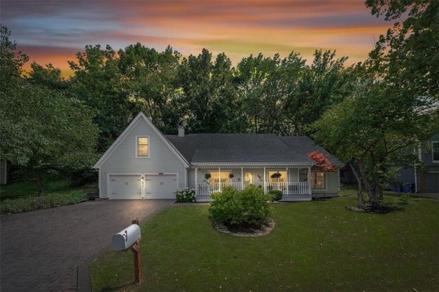 11031 W 108th Terrace, Overland Park, KS 66210