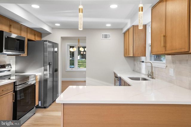 682 WOODLYN DR, Feasterville Trevose, PA 19053