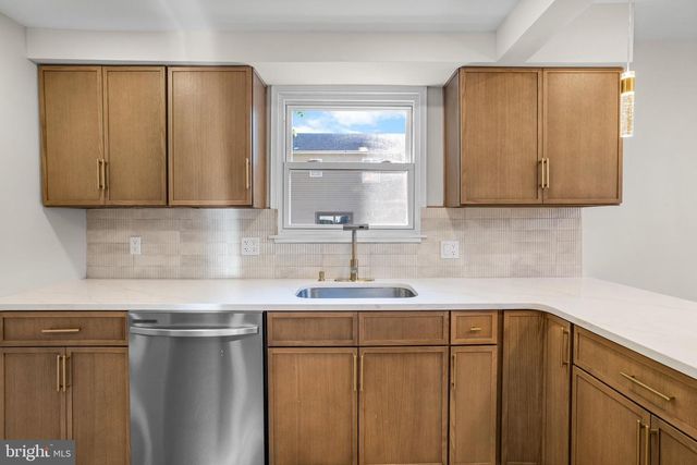 682 WOODLYN DR, Feasterville Trevose, PA 19053
