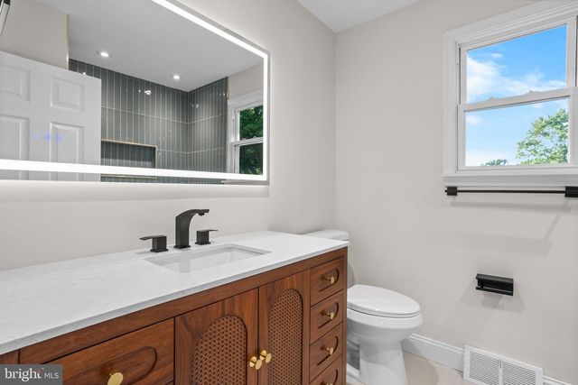 682 WOODLYN DR, Feasterville Trevose, PA 19053