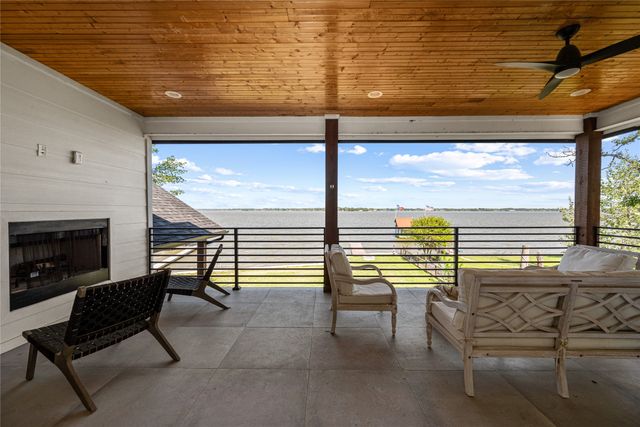 209 Lake Drive, Tool, TX 75143