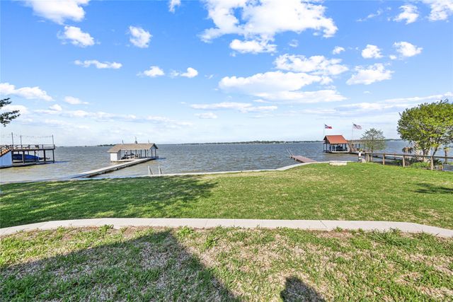 209 Lake Drive, Tool, TX 75143