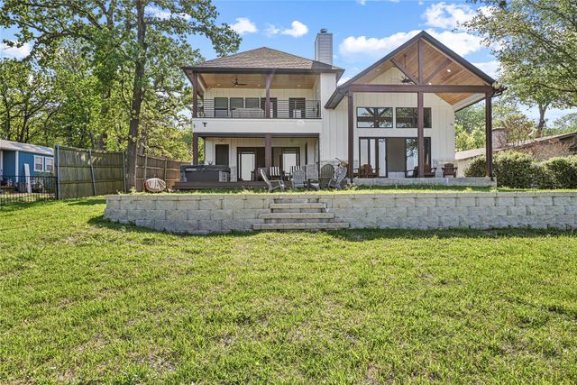 209 Lake Drive, Tool, TX 75143