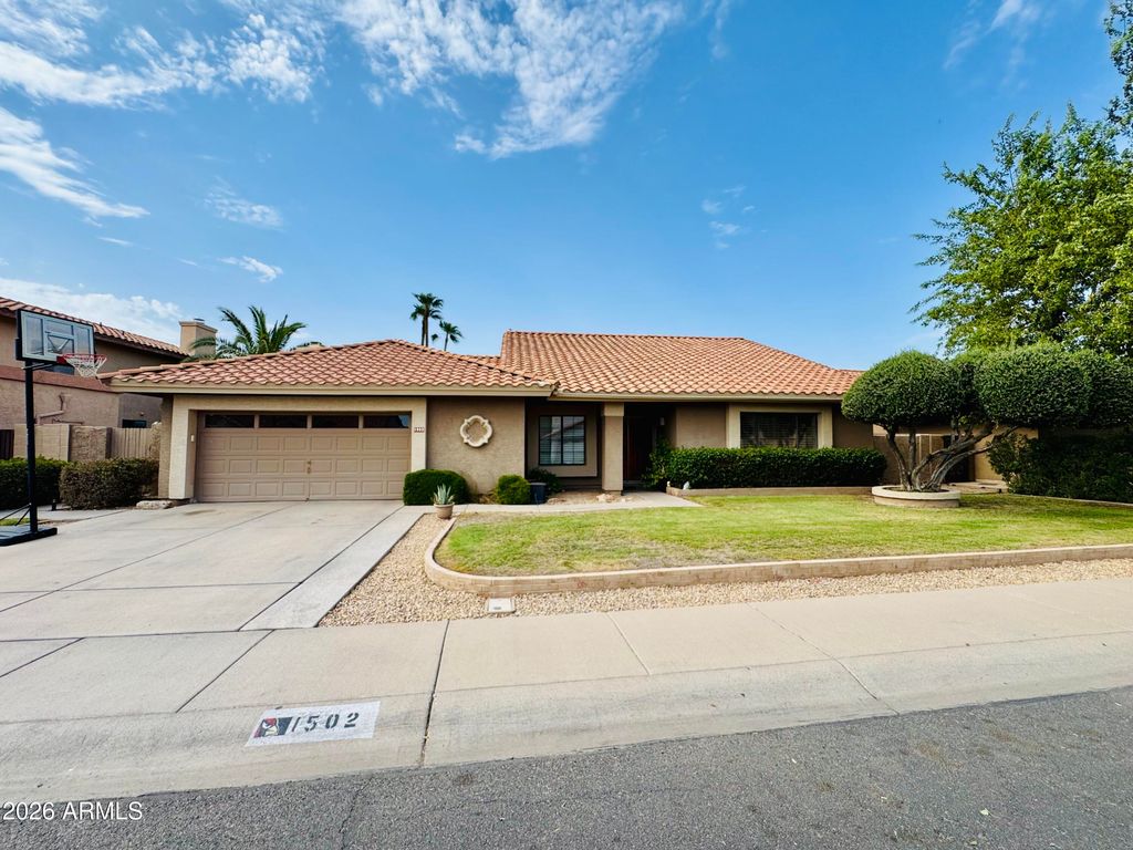 1502 W ANTIQUA Drive, Gilbert, AZ 85233 — exterior